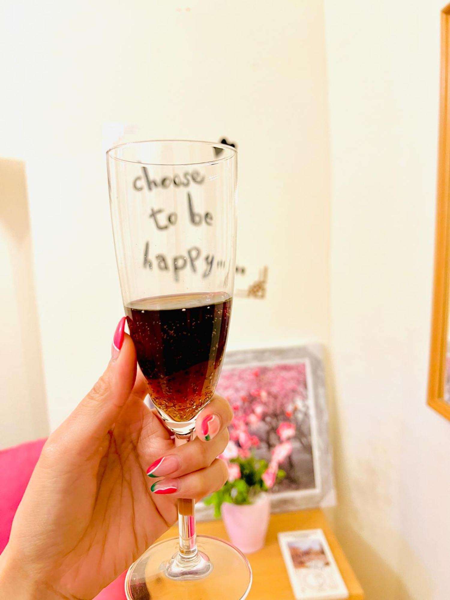 Chloe Ll Apartment