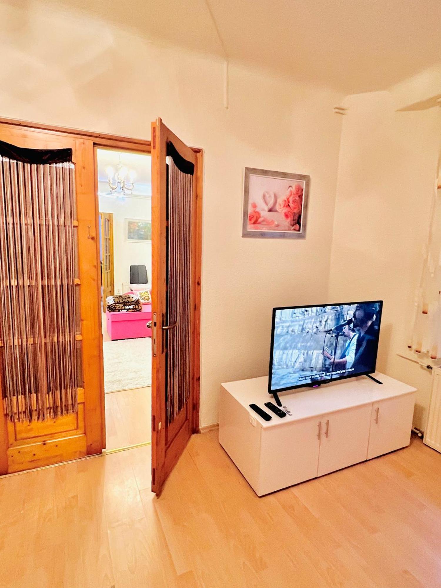 Chloe Ll Apartmán *